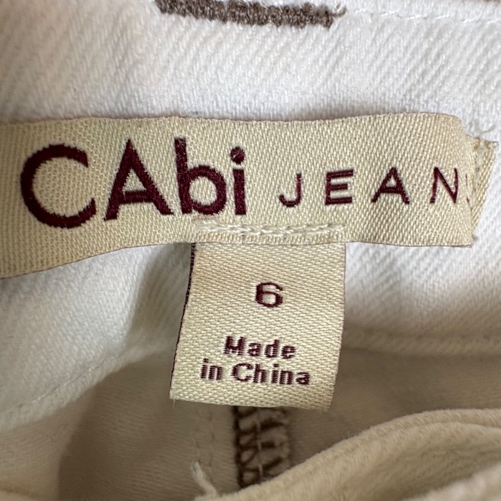 Cabi White Cotton Blend Jeans; Size 6 - Picture 5 of 12